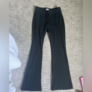 Aritizia Sunday Best Waffle Black Lounge Pants size Small
